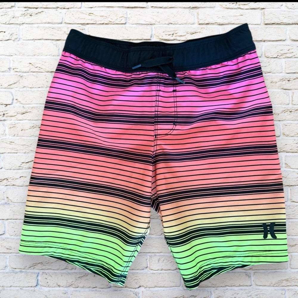 Kids Hurley Gradient Stripe Swim Trunks in Pink to Green Size 5 / 6